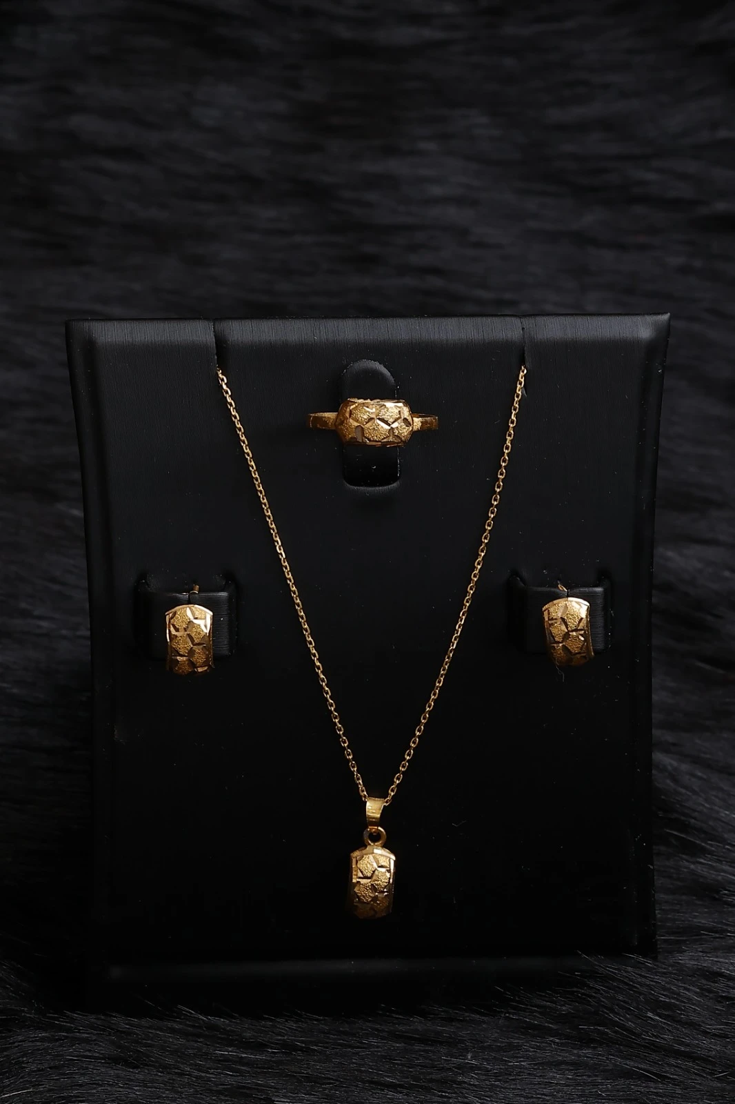 Half a set, elegant and sophisticated