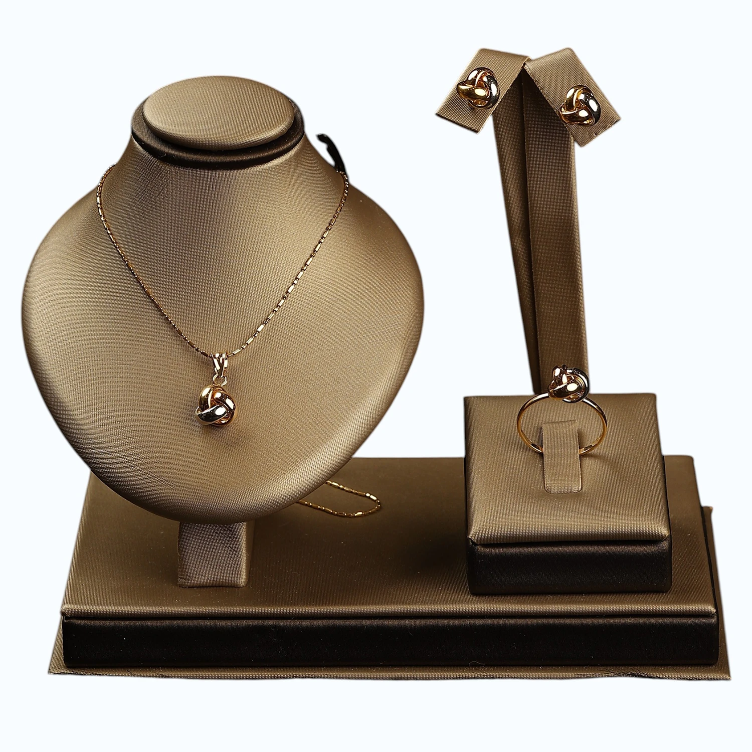 18K Gold "Elegant Knot" Set - Subtle Grace That Captivates
