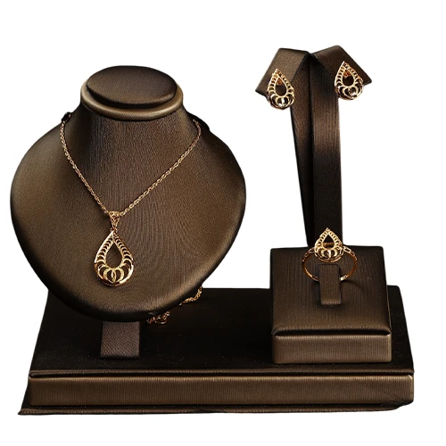 “Moon Teardrop” 21K Gold Set – Oriental Filigree Design