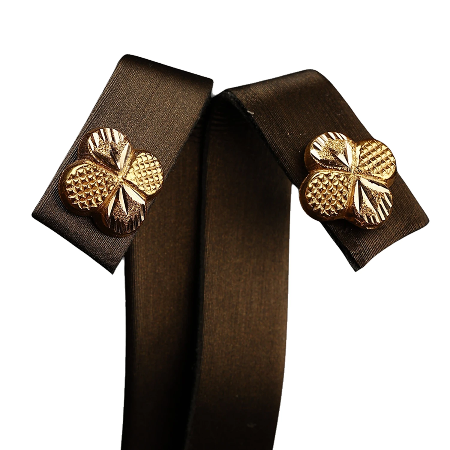 “Spring Bloom” 18K Gold Set – Textured Petal Design