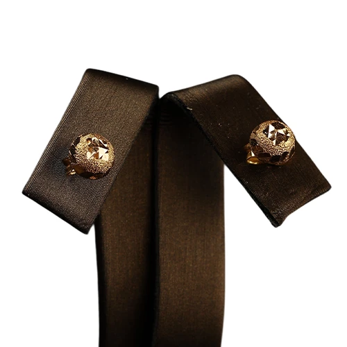 “Soft Pearl” 18K Gold Set – Engraved Bead Design