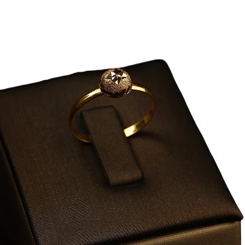 “Soft Pearl” 18K Gold Set – Engraved Bead Design