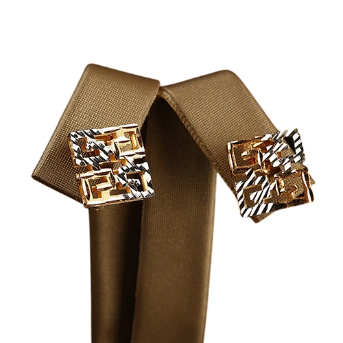 “Elegance Maze” 18K Gold Set – Two-Tone Square Design