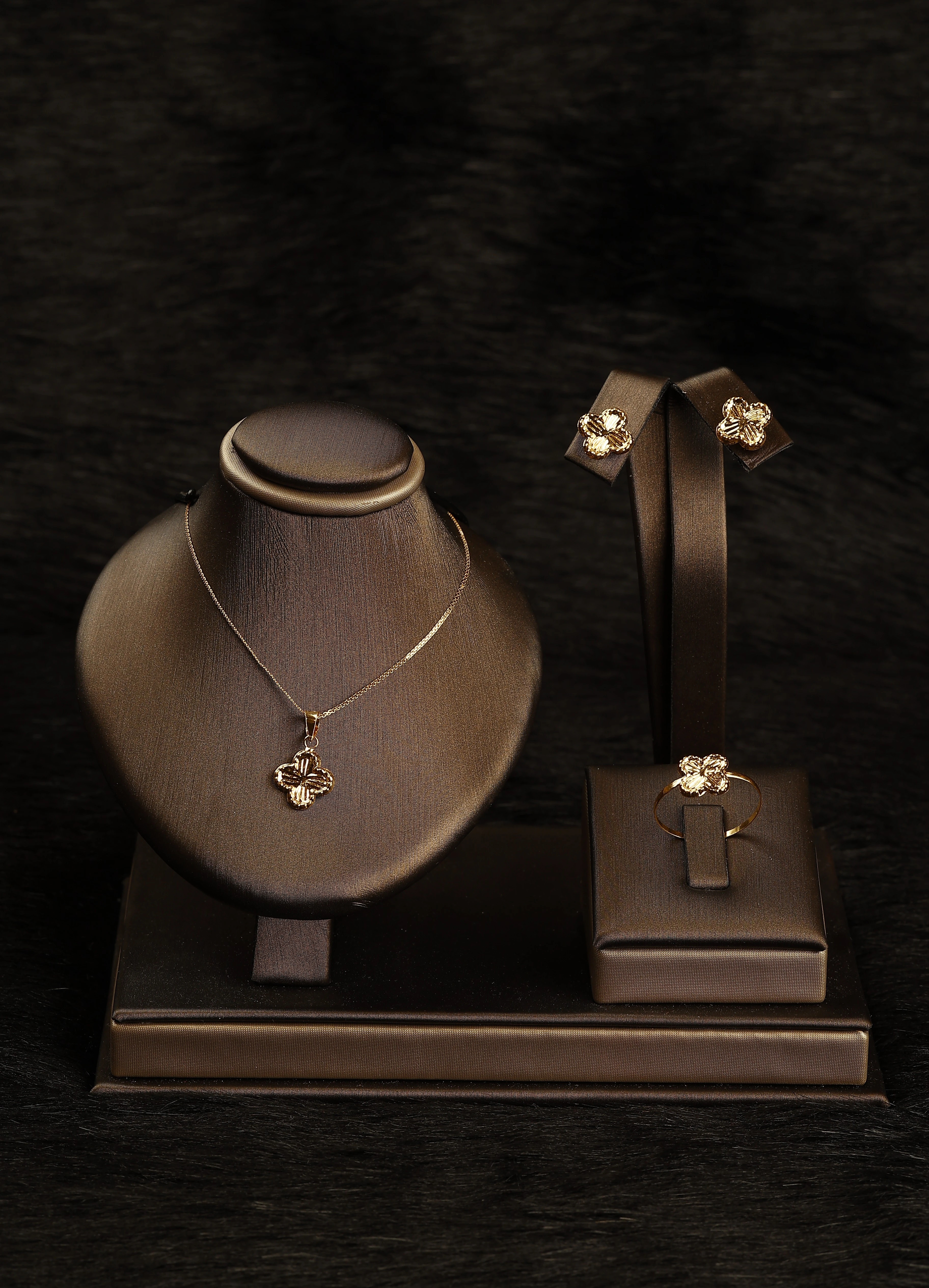 _“Flower Of Wishes” 21K Gold Set – Mini Clover Design_