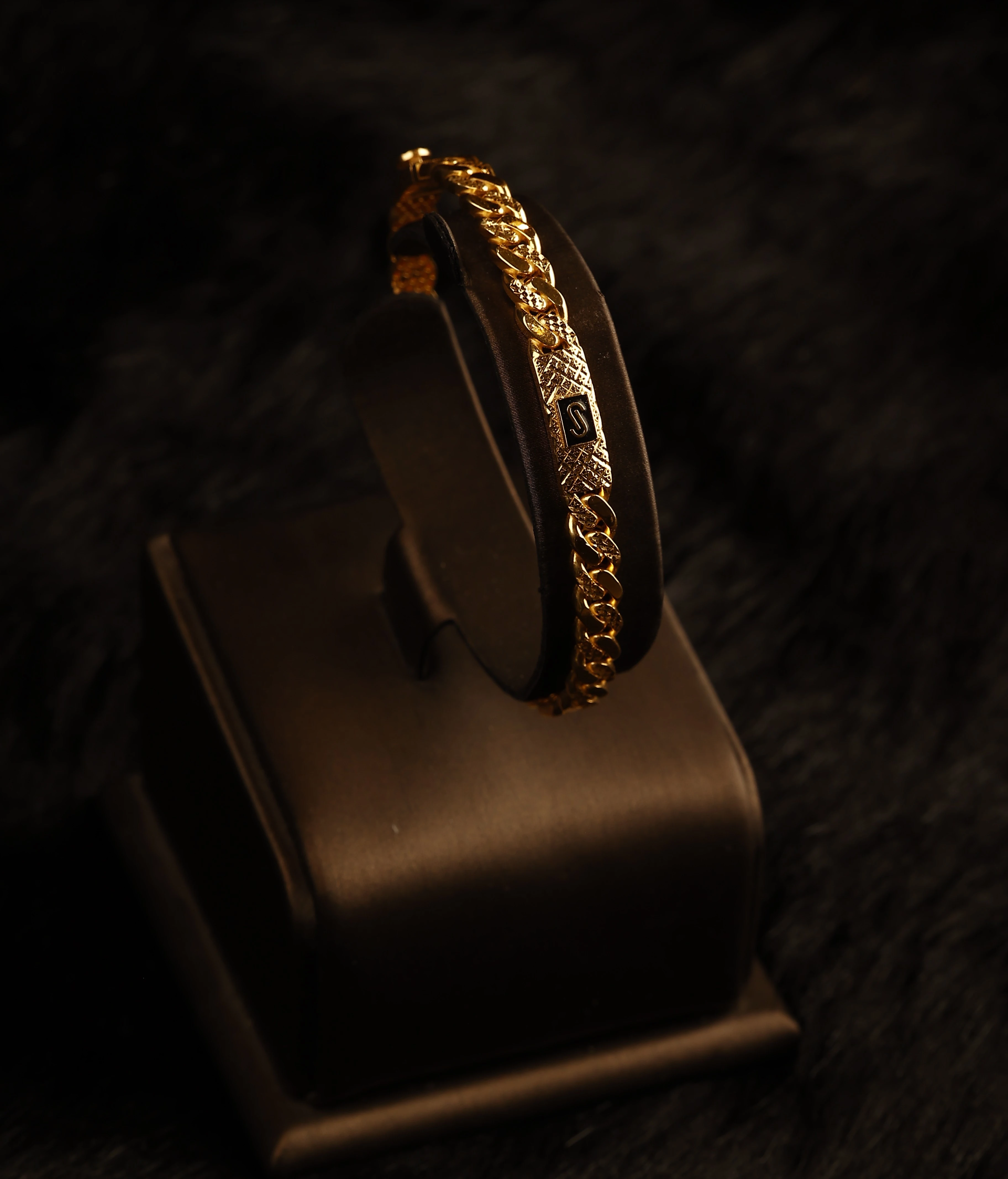 “Initial Prestige” 18K Gold Bracelet – Bold Cuban Link with S Logo