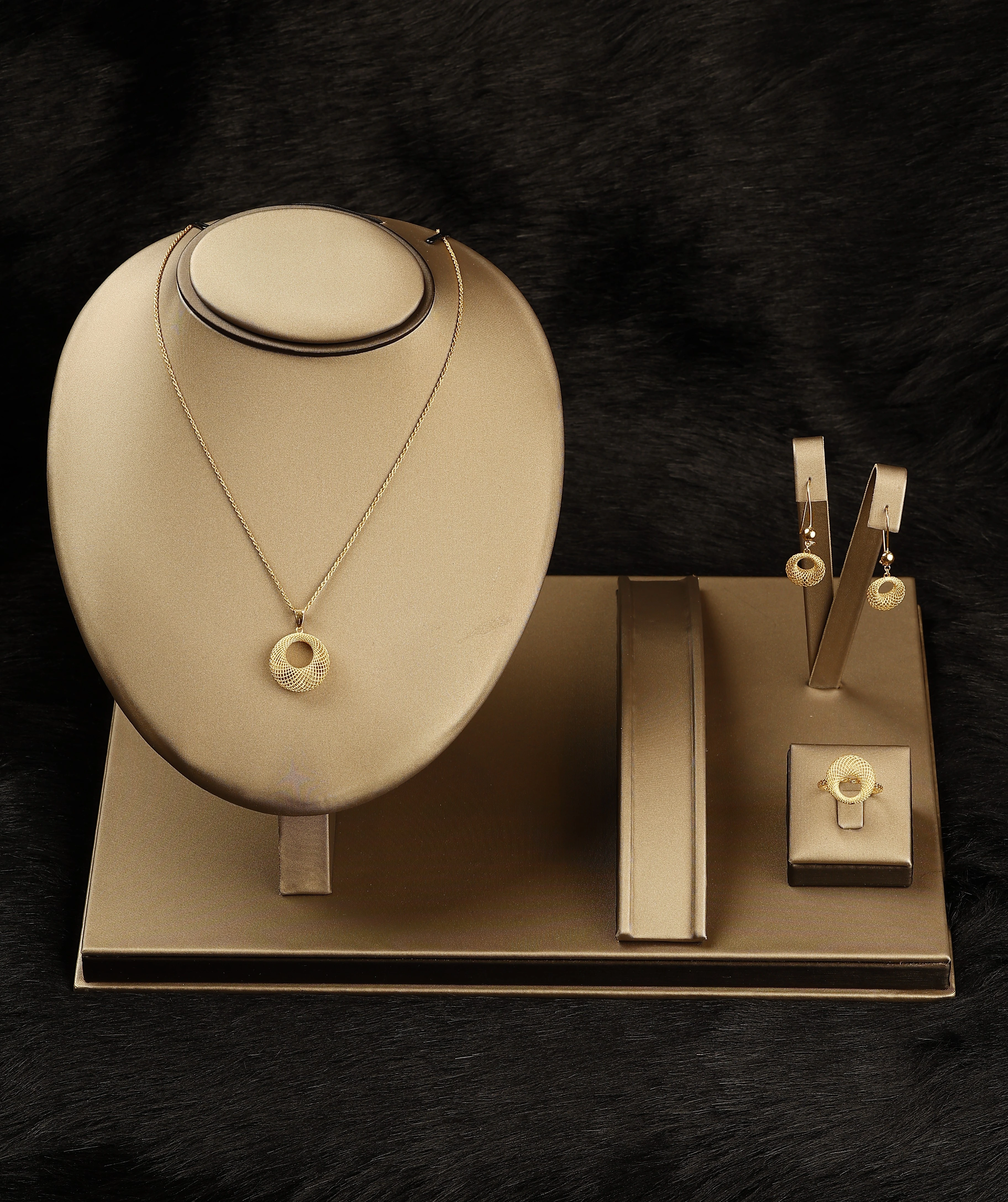 “Halo of Light” 21K Gold Set – Circular Mesh Design