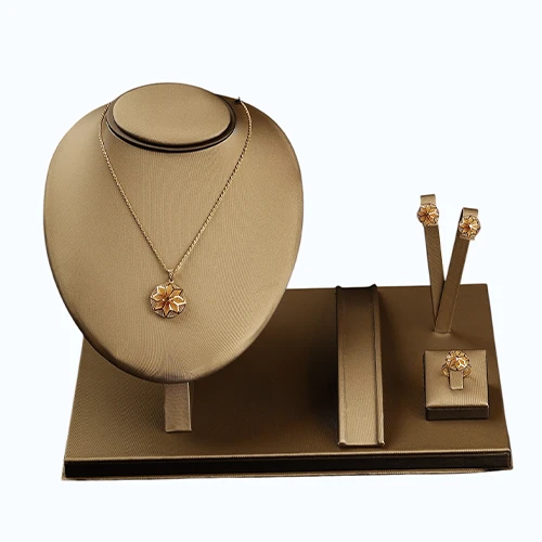 “Palace Rose” 21K Gold Set – Royal Flower Design