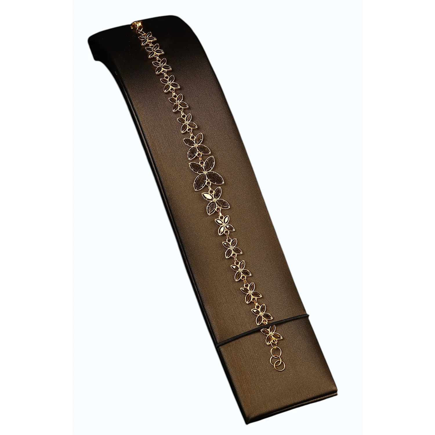 “Garden of Grace” 21K Gold Bracelet – Openwork Leaf Design