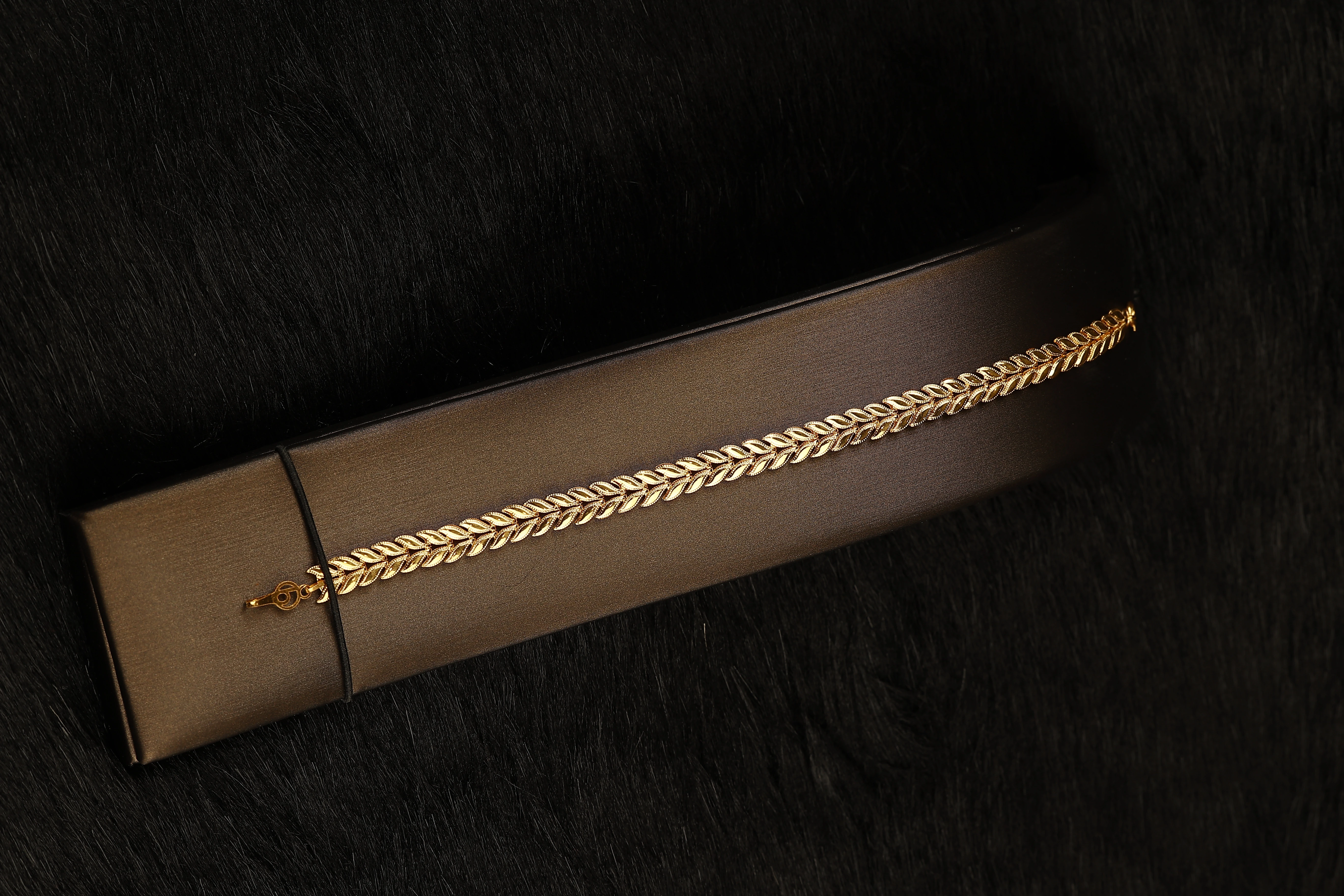 “Wheat Spike” 21K Gold Bracelet – Delicate Wheat Leaf Design