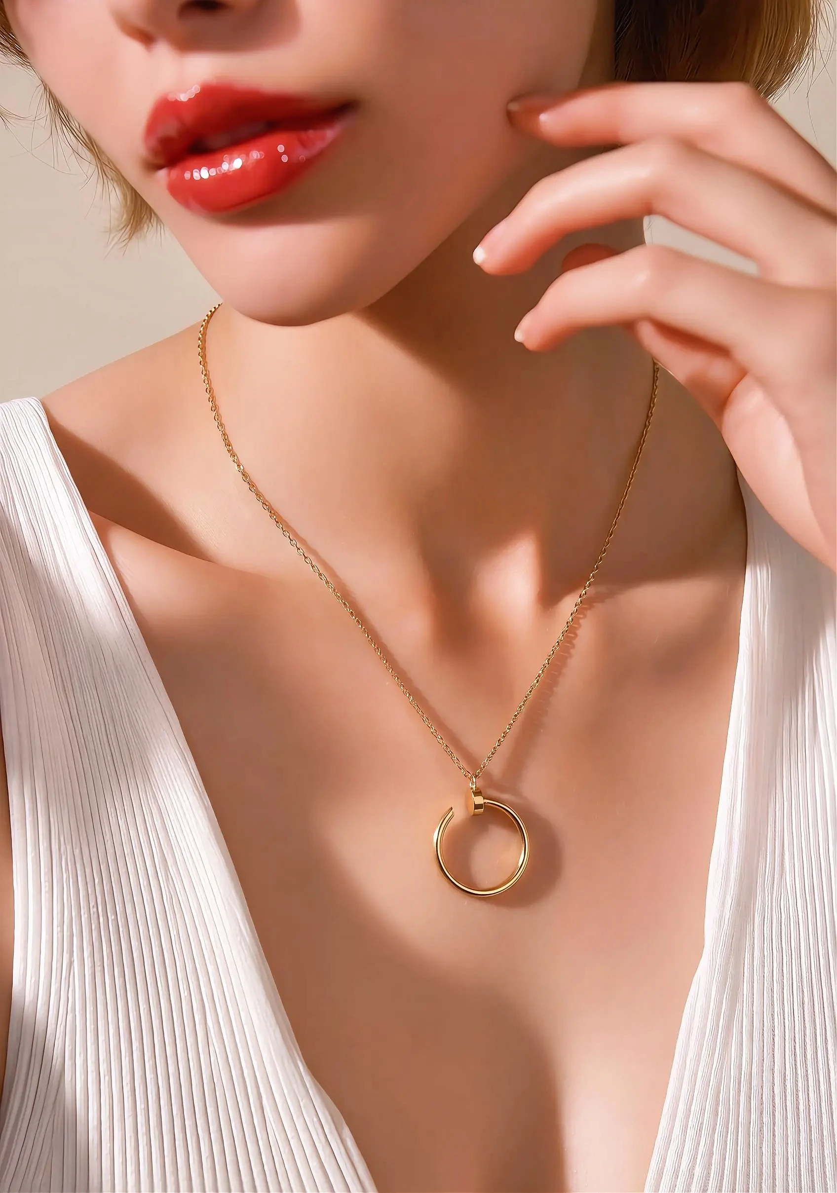 “Elegance Nail” 18K Gold Necklace – Open Circle Nail Pendant Design