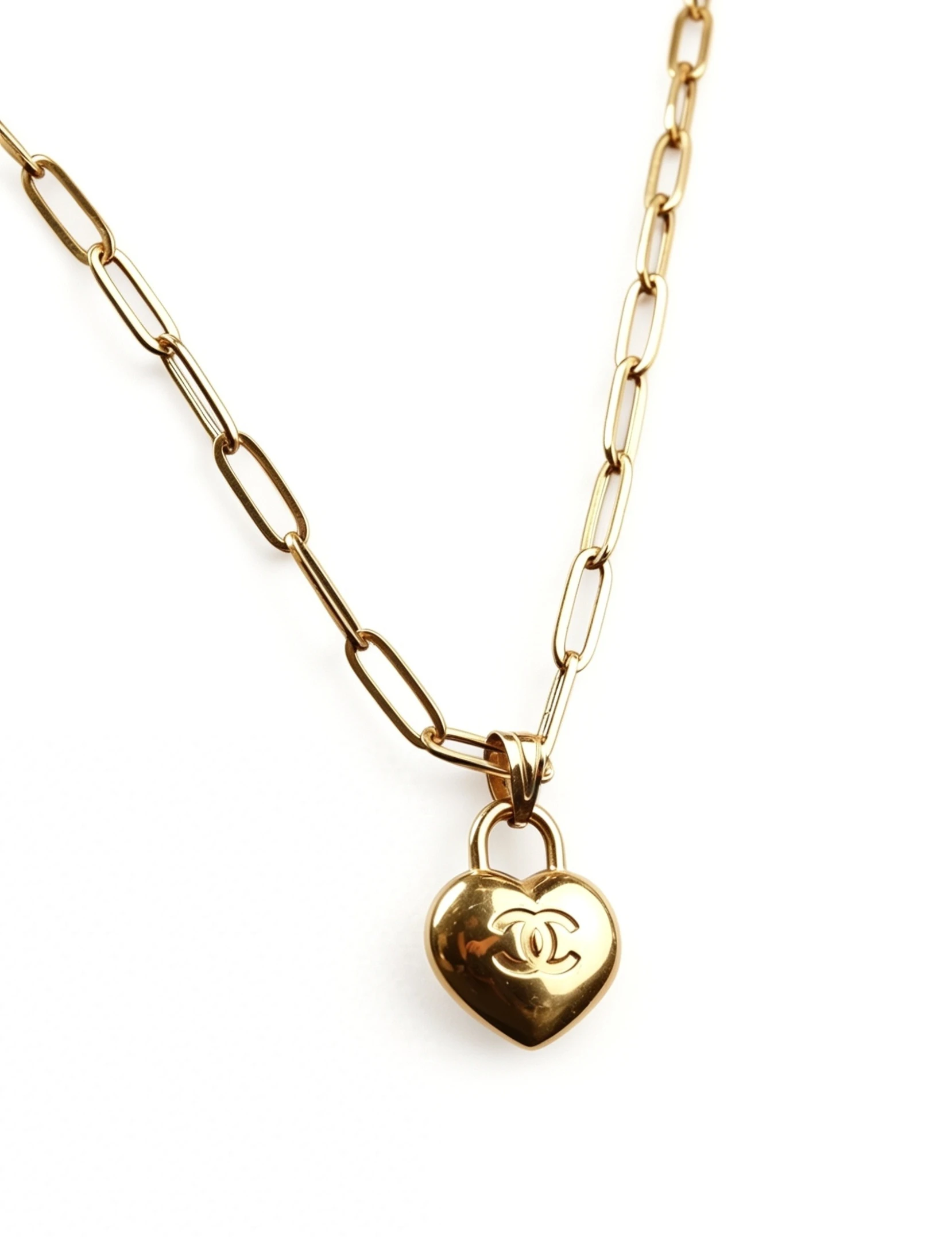 “Love Lock” 18K Gold Necklace – Paperclip Chain & Heart Padlock Pendant