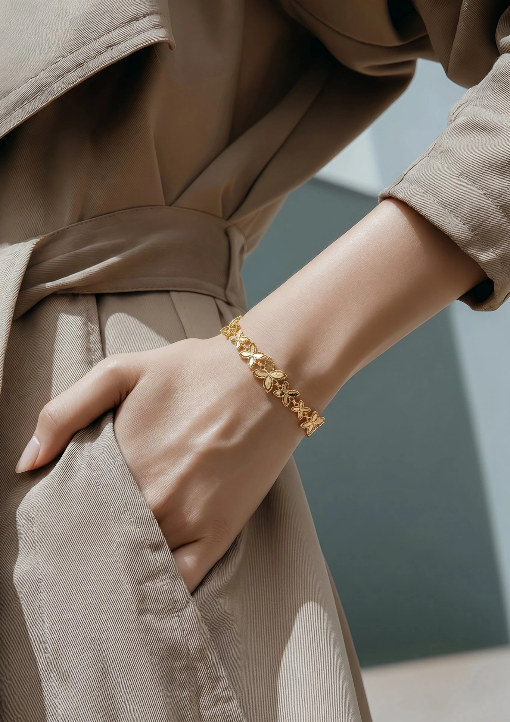 “Garden of Grace” 21K Gold Bracelet – Openwork Leaf Design