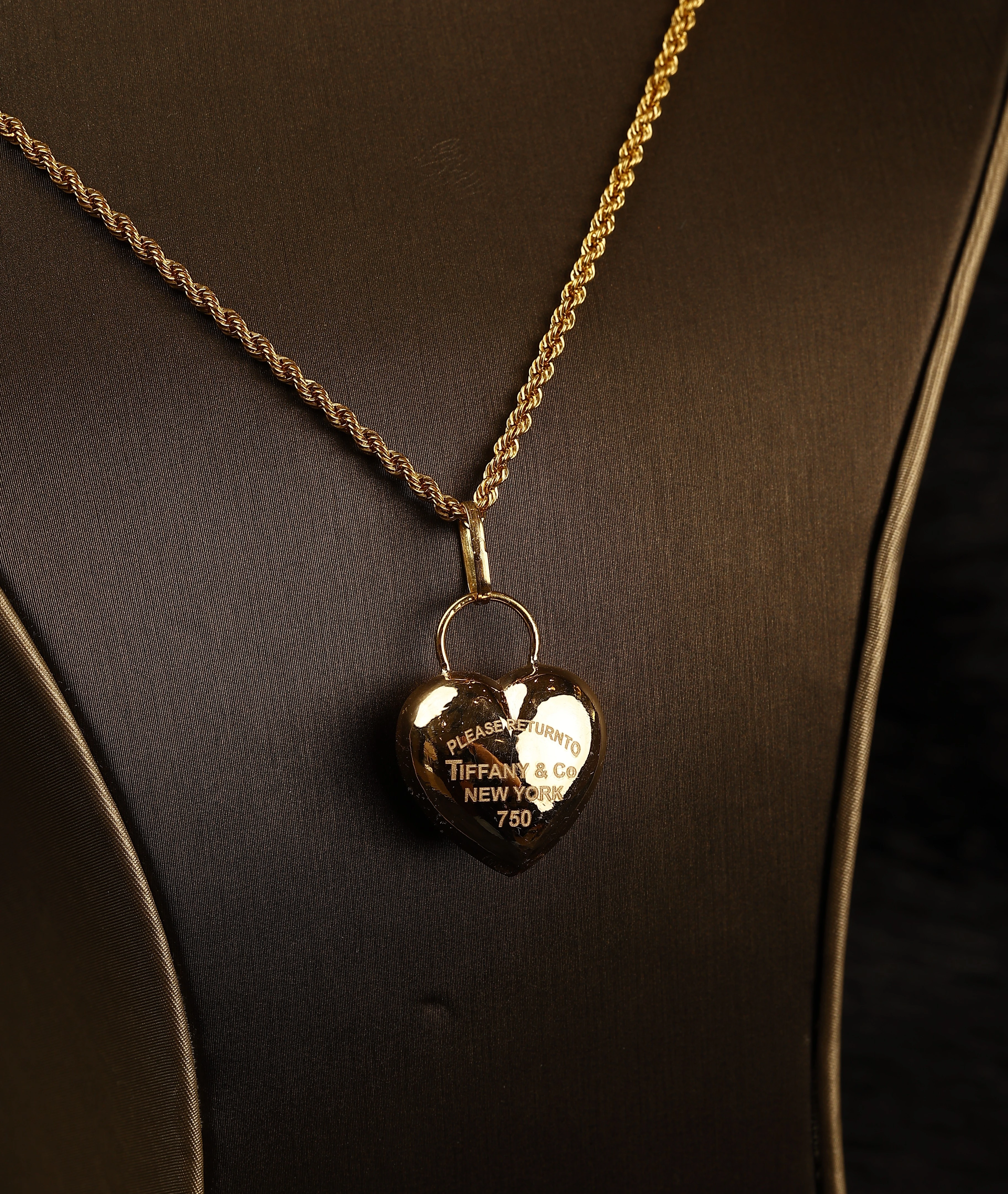 “Heart’s Pulse” 18K Gold Necklace – High-Polish Puffed Heart Pendant